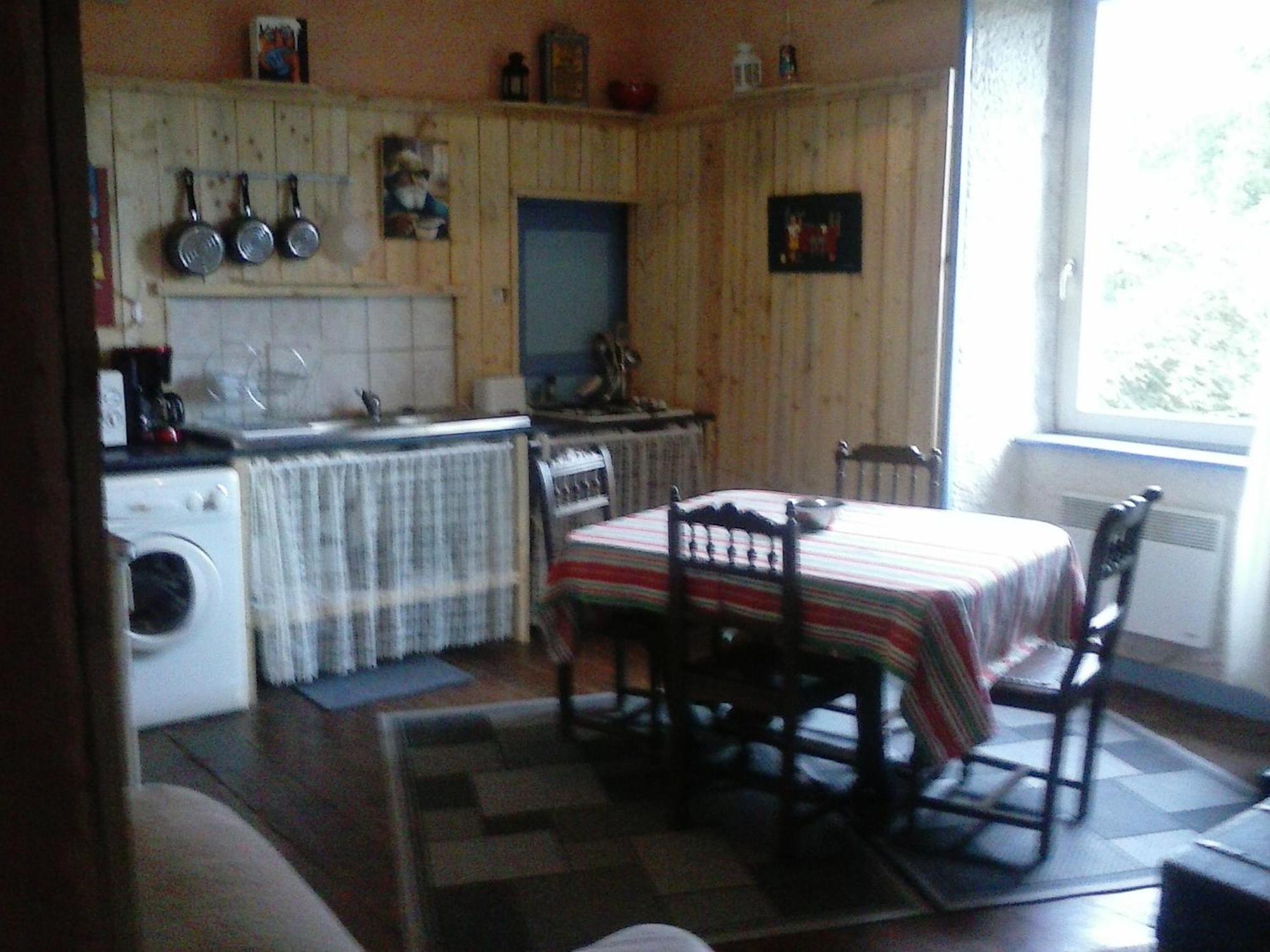 Les Gites Du Couvent Alternatif Camlez Habitación foto