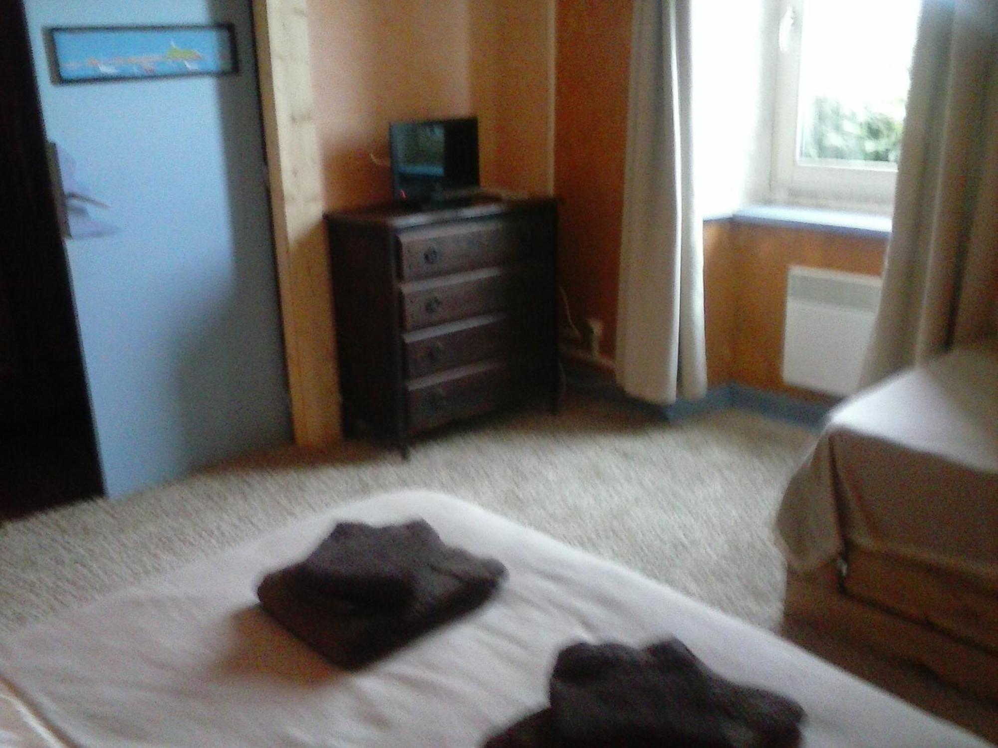 Les Gites Du Couvent Alternatif Camlez Habitación foto