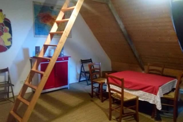 Les Gites Du Couvent Alternatif Camlez Habitación foto